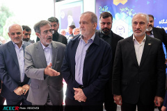 بازدید رئیس جمهور از نمایشگاه گزیده‌ای از دستاوردهای شاخص علمی و فناورانه جهاددانشگاهی