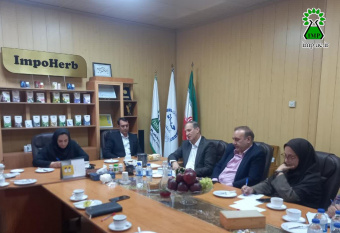بازدید معاون امور باغبانی وزارت جهاد کشاورزی و سخنگوی کمیسیون تلفیق مجلس از پژوهشکده گیاهان دارویی جهاددانشگاهی