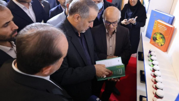 بازدید استاندار خراسان جنوبی از غرفه جهاددانشگاهی در نمایشگاه پژوهش/ ۱۰ محصول فناورانه این نهاد نشان‌دهنده ظرفیت عظیم علمی استان است